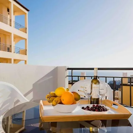 2 Bedrooms, 3min, Roof Terrace With Ocean View Callao Salvaje
